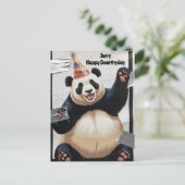 Carte Postale Panda géant assis avec un casquette d'anniversaire (Debout devant)