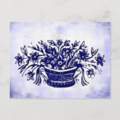 Carte Postale Panier de fleurs bleues et blanches sur toile faux (Devant)