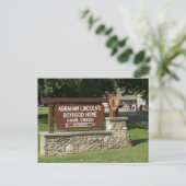 Carte Postale Panneau de la maison d'enfance d'Abraham Lincoln,  (Debout devant)