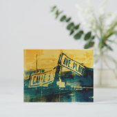 Carte Postale Panneau de rue vert et jaune (Debout devant)