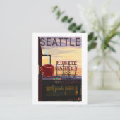 Carte Postale Panneau du marché de SeattlePike Place et vue sur (Debout devant)