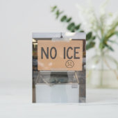 Carte Postale panneau pas de glace dans une fenêtre (Debout devant)