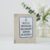 Carte Postale Panneau Pas de skateboard (Debout devant)