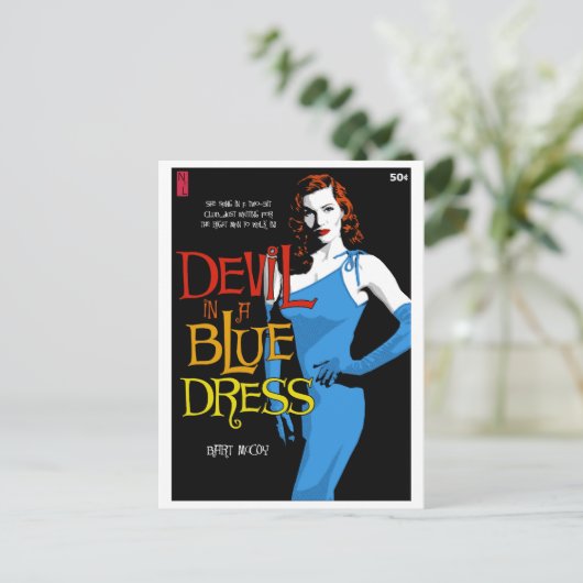 Carte postale Paperback : Devil Dans Une Robe Bleu (Debout devant)
