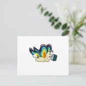 Carte Postale Papillon à la lecture avec un livre (Debout devant)