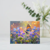 Carte Postale Papillon minuscule sur les Fleurs sauvages au leve (Debout devant)