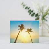Carte Postale Paradis tropical idyllique (Debout devant)