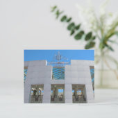 Carte Postale Parlement - Canberra (Debout devant)