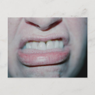 Carte Postale Pas de sourire aujourd'hui