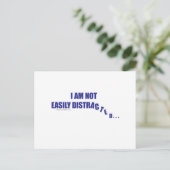 Carte Postale Pas facilement distrait (Debout devant)