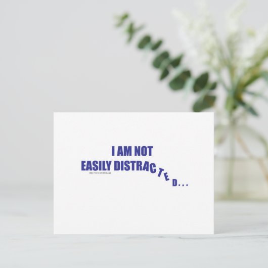 Carte Postale Pas facilement distrait (Debout devant)