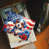 Carte postale Patriotic Pup au milieu des fleurs