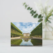 Carte Postale Pavillon français et jardin français à Versailles (Debout devant)
