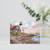 Carte Postale paysage côtier avec chalet et phare (Debout devant)