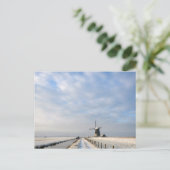 Carte Postale Paysage hivernal avec neige et moulin à vent en Ho (Debout devant)