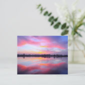 Carte Postale Paysage rose pittoresque (Debout devant)