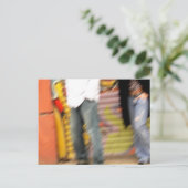 Carte Postale peinture de rue (Debout devant)