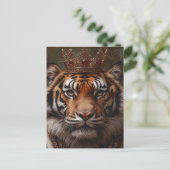 Carte Postale Peinture d'un tigre dans une couronne (Debout devant)