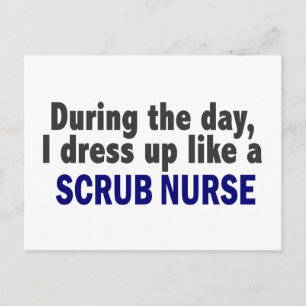 Carte Postale Pendant La Journée Je Me Habille Comme Une Infirmi