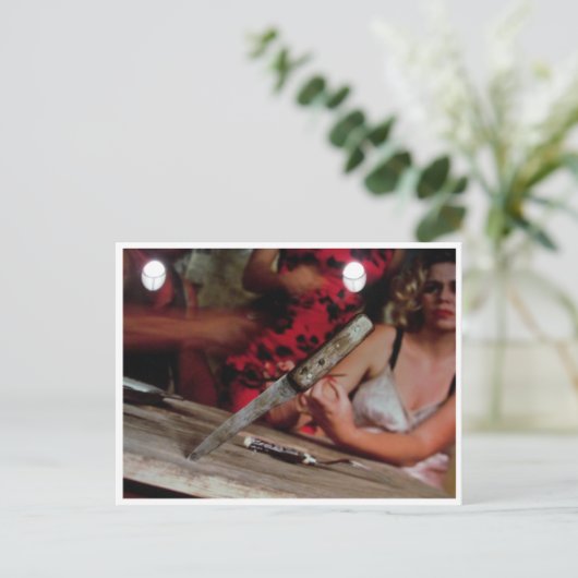 Carte Postale pensées du couteau (Debout devant)