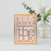 Carte Postale Pensez à l'extérieur de la conception de devis de  (Debout devant)