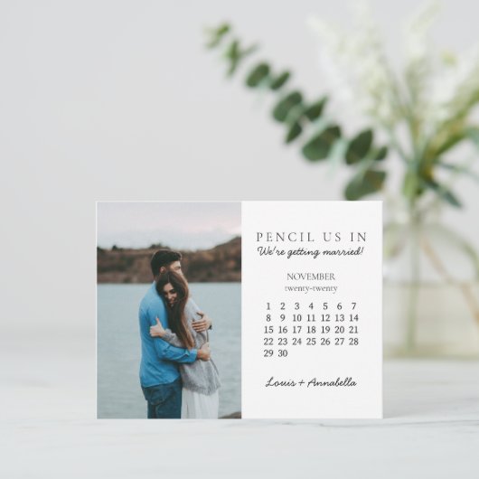 Carte Postale Pensez-nous dans Enregistrer la date Novembre 2020 (Debout devant)