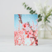 Carte Postale Pétales volants et fleurs roses (ou neige ?) (Debout devant)