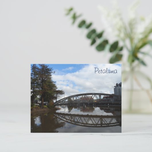 Carte Postale Petaluma, CA (Debout devant)