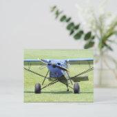 Carte Postale Petit Avion Garé Sur L'Herbe (Debout devant)