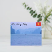 Carte Postale Petit bateau de pêche à Ha Long Bay - Vietnam, Asi (Debout devant)