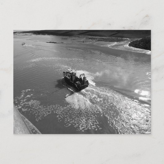 Carte Postale Petit chalutier, port de Cardiff Bay - B&W (Devant)