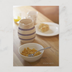 Carte Postale Petit-déjeuner à moitié mangé sur table de cuisine