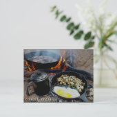 Carte Postale Petit déjeuner de cowboy décomposé dans le lit de  (Debout devant)