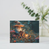 Carte Postale Petit gnome lisant un livre (Debout devant)