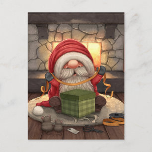 Carte Postale Petit Père Noël enveloppant un cadeau
