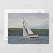 Carte Postale Petit yacht navigant dur (Devant / Derrière)