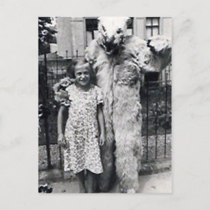 Carte Postale petite fille et monstre4