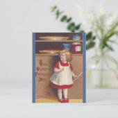 Carte Postale Petite fille vintage en Pantry Thanksgiving (Debout devant)