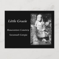 Petite Gracie dans le cimetière Bonaventure