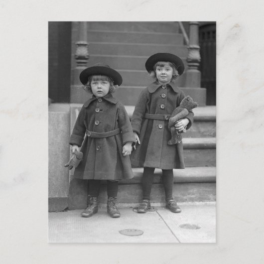Carte Postale Petites filles avec Nounours, 1921 (Devant)