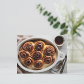 Carte Postale petits pains collants dans le plat (Debout devant)