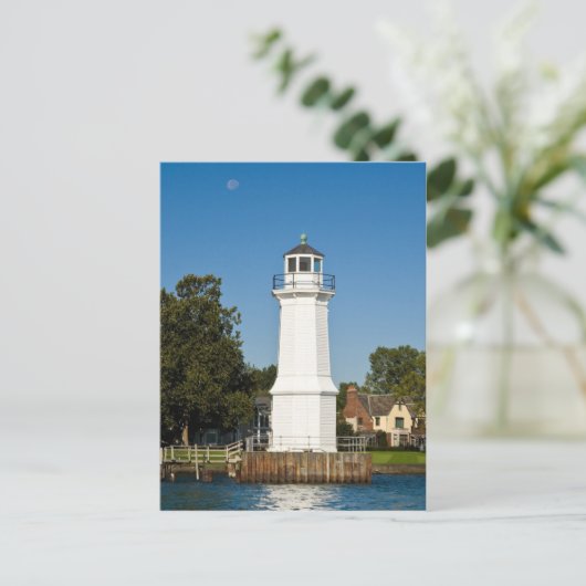 Carte Postale Phare de Grosse Ile (Debout devant)