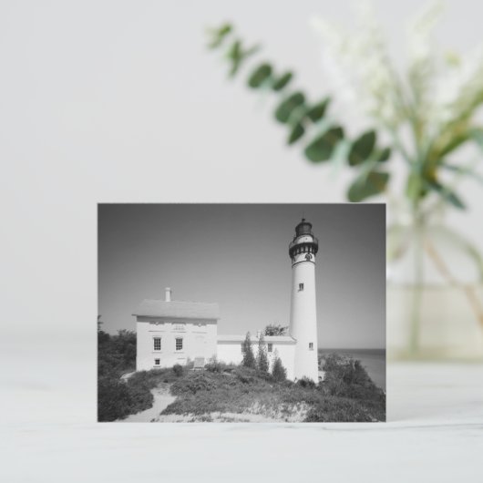 Carte Postale Phare de l'île Manitou (Debout devant)