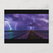 Carte Postale Phare en orage violet avec pluie (Devant)