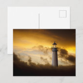 Carte Postale Phare lumineux sous ciel dramatique (Devant / Derrière)