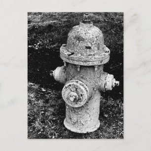 Carte Postale Photo de borne-fontaine ancienne rouillée et ébréc