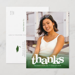 Carte Postale Photo de diplôme vert typographie audacieuse merci