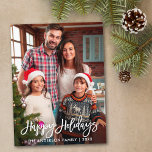 Carte Postale Photo de famille Moderne Brosse Script Joyeux vaca<br><div class="desc">Brosse moderne Script Happy Holidays Family Photo Carte postale</div>