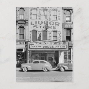 Carte Postale photo de la boutique vintage d'alcool