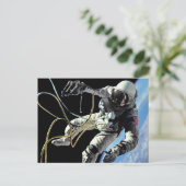 Carte Postale Photo de la première marche spatiale de l'astronau (Debout devant)